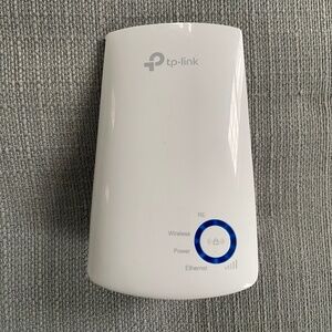 tp-link Wi-Fi Range Extender Plug In